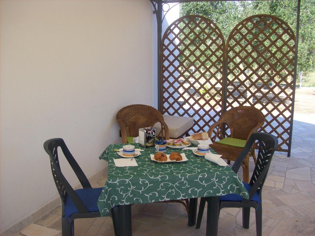 Otranto Le Sancinare Bed & Breakfast Casamassella Exterior photo