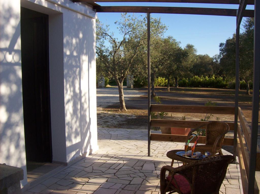 Otranto Le Sancinare Bed & Breakfast Casamassella Exterior photo