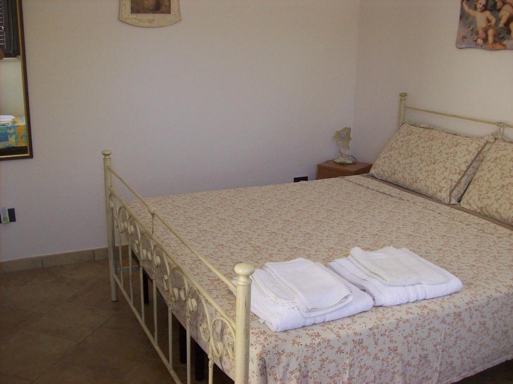 Otranto Le Sancinare Bed & Breakfast Casamassella Exterior photo