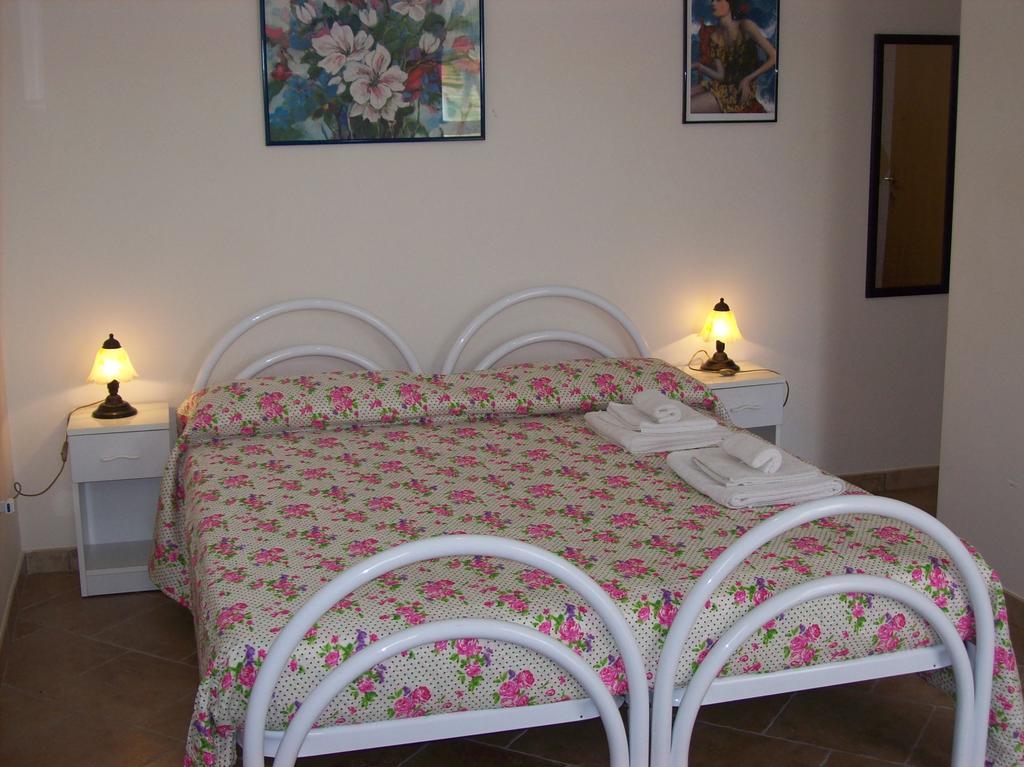 Otranto Le Sancinare Bed & Breakfast Casamassella Exterior photo
