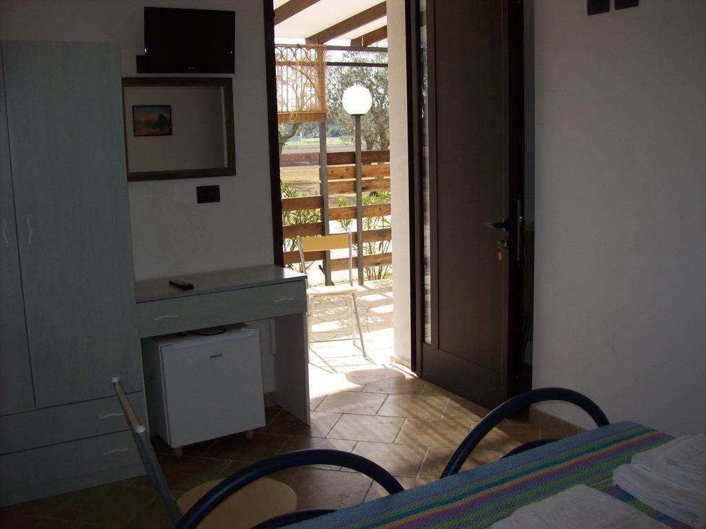 Otranto Le Sancinare Bed & Breakfast Casamassella Exterior photo