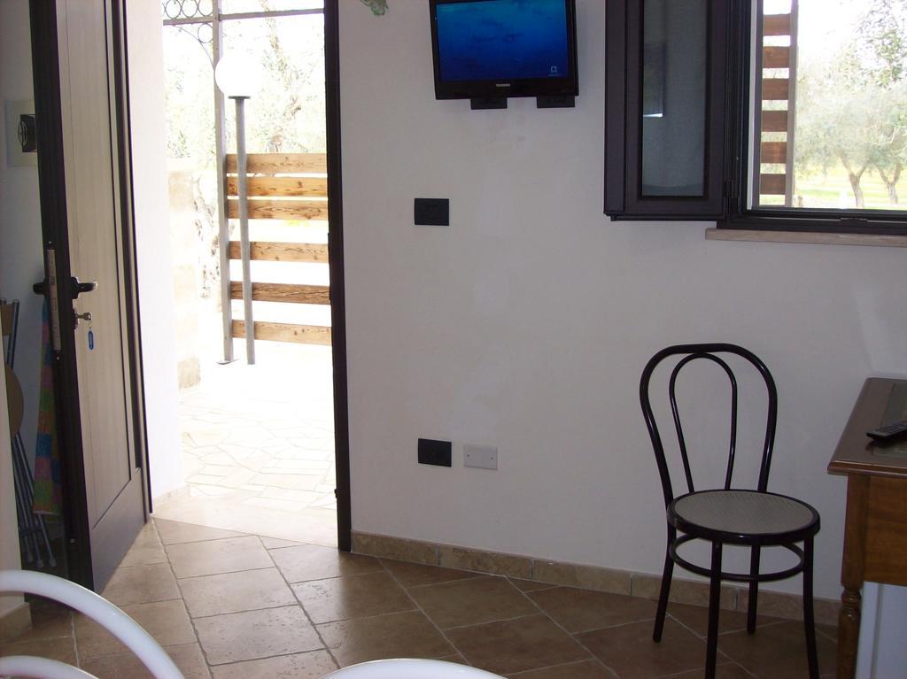 Otranto Le Sancinare Bed & Breakfast Casamassella Exterior photo