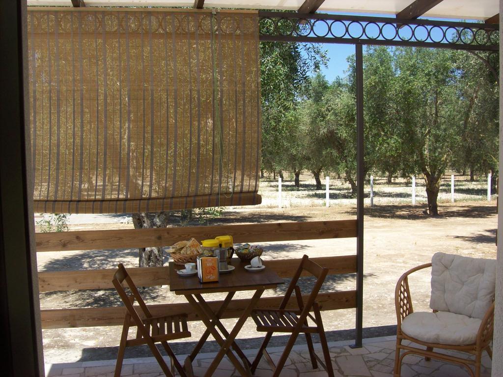 Otranto Le Sancinare Bed & Breakfast Casamassella Exterior photo