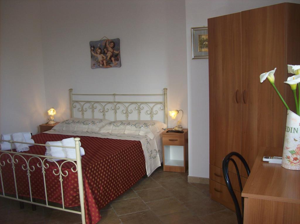Otranto Le Sancinare Bed & Breakfast Casamassella Exterior photo