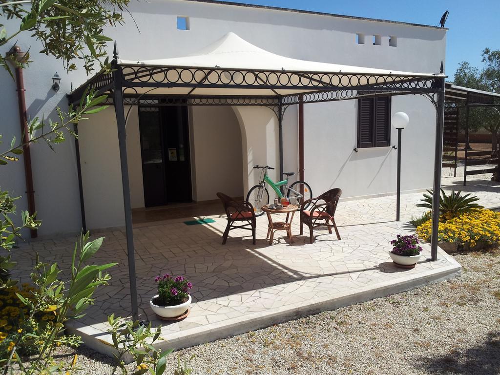 Otranto Le Sancinare Bed & Breakfast Casamassella Exterior photo